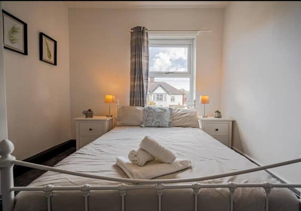 Spacious Town House Lytham St Annes Esterno foto