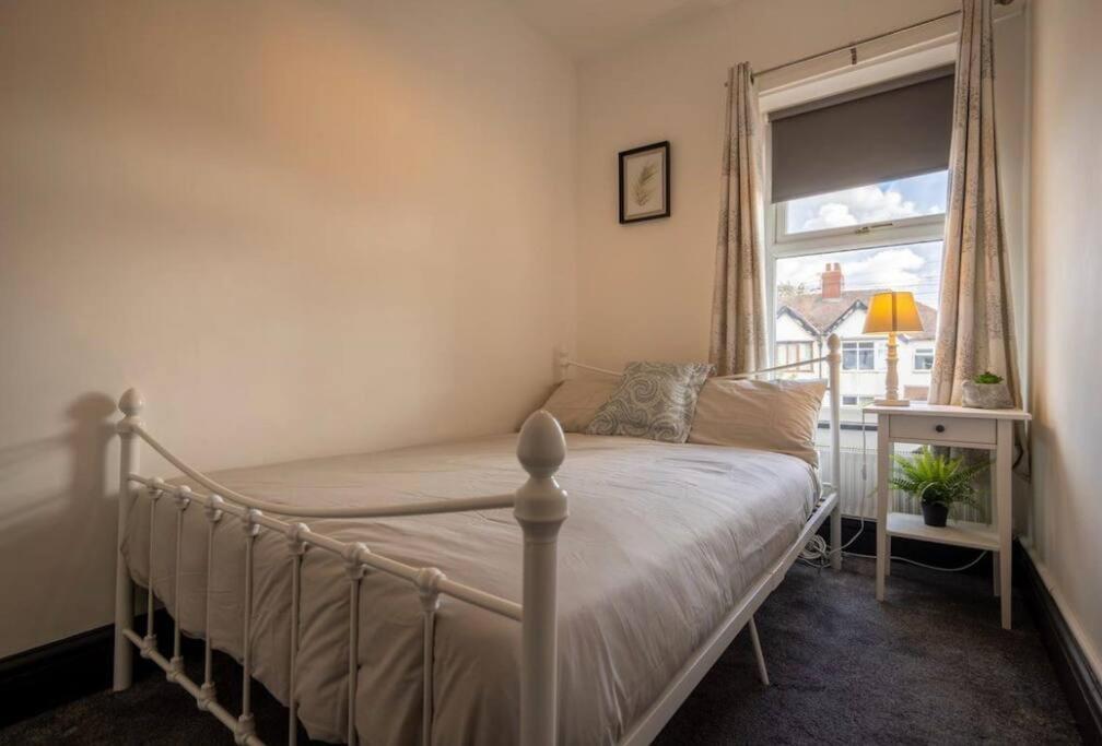 Spacious Town House Lytham St Annes Esterno foto